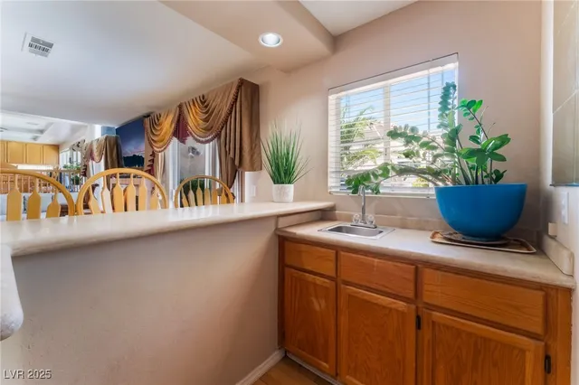 $699,999 | 7504 Heather Knoll Circle, Las Vegas, NV 89129