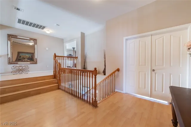 $699,999 | 7504 Heather Knoll Circle, Las Vegas, NV 89129