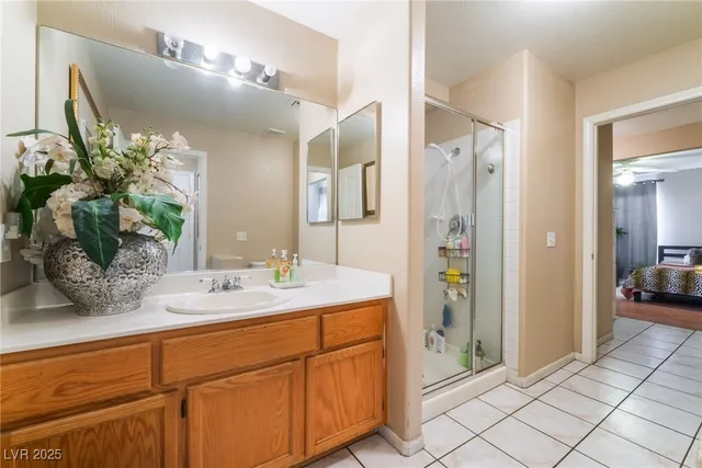 $699,999 | 7504 Heather Knoll Circle, Las Vegas, NV 89129