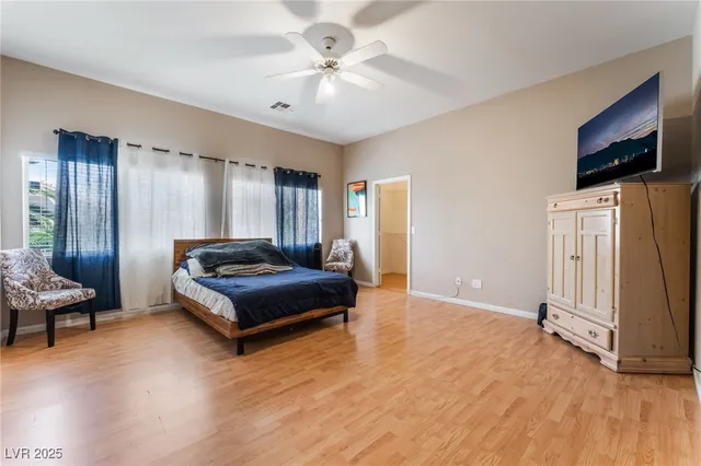 $699,999 | 7504 Heather Knoll Circle, Las Vegas, NV 89129