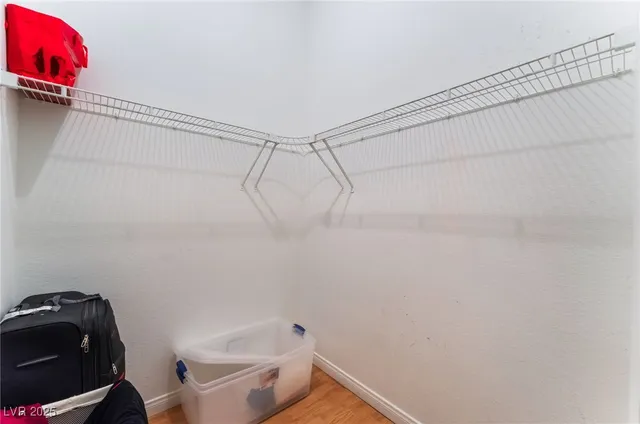 $699,999 | 7504 Heather Knoll Circle, Las Vegas, NV 89129