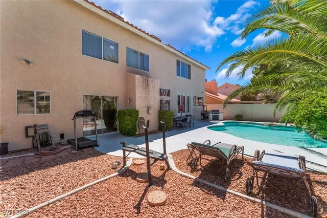 $699,999 | 7504 Heather Knoll Circle, Las Vegas, NV 89129