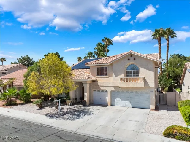 $699,999 | 7504 Heather Knoll Circle, Las Vegas, NV 89129