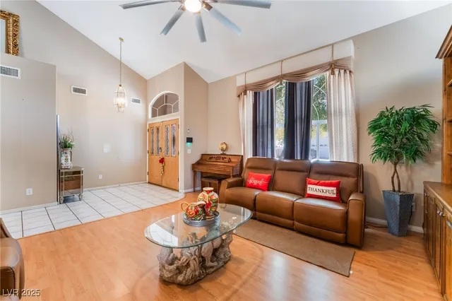 $699,999 | 7504 Heather Knoll Circle, Las Vegas, NV 89129