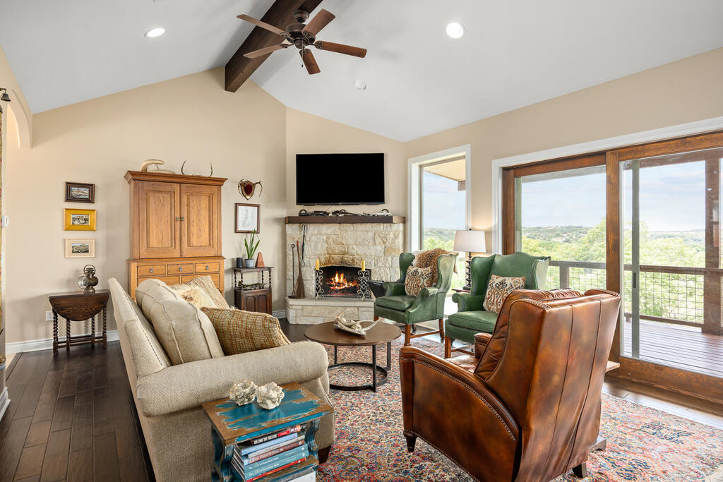 127 Robert E Lee Road Southwest Hunt, TX 78024 - Photo 24 of 35 Great Room