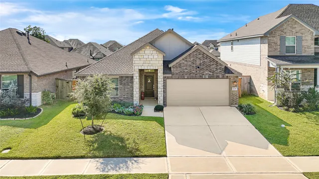 $379,999 | 11235 Stirton Drive, Tomball, TX 77375