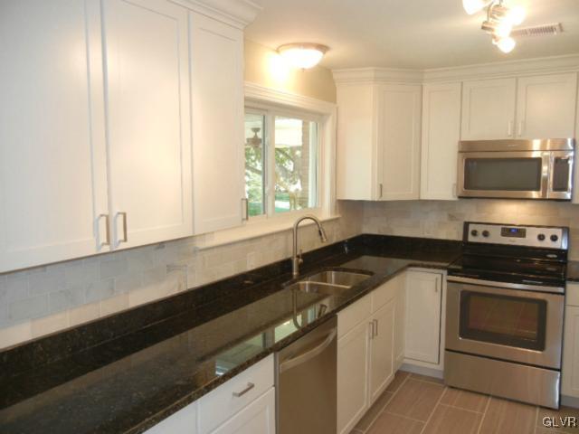 1150 Bridle Path Road Bethlehem, PA 18017 - Photo 4 of 17 Gallery Image 4