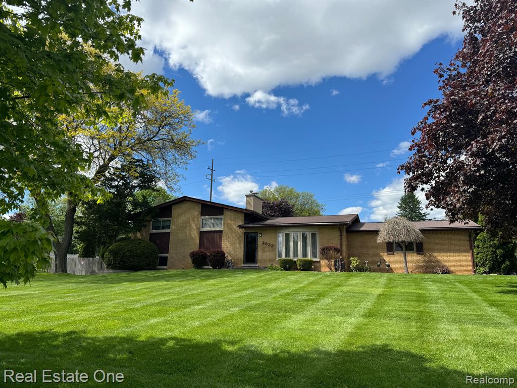 2822 West Tienken Road Rochester Hills, MI 48306 - Photo 1 of 16