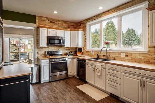 $589,000 | 881 Parkview Drive, Milton, WI 53563