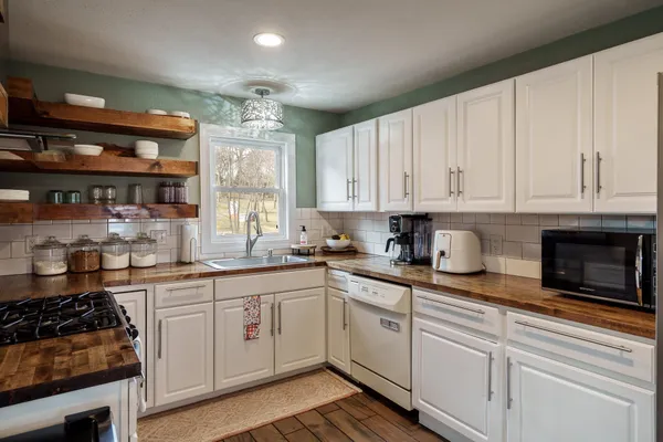 $589,000 | 881 Parkview Drive, Milton, WI 53563