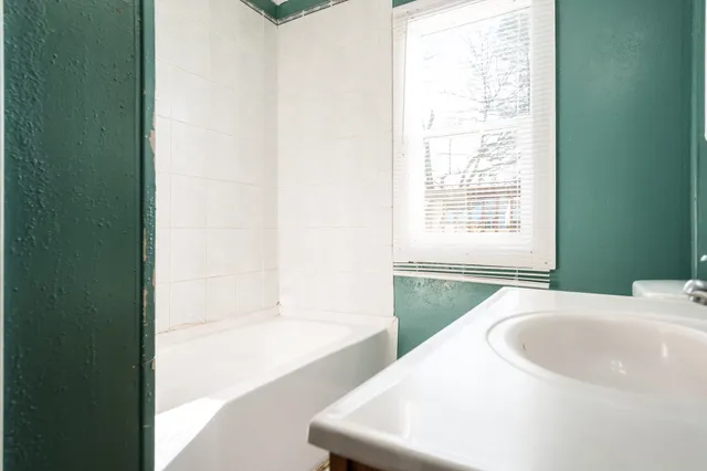 $110,000 | 2004 Sauber Avenue, Rockford, IL 61103