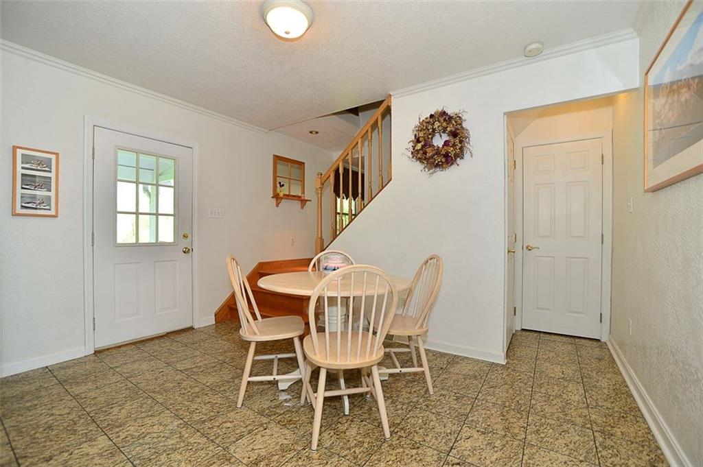 172 McMichael Road Pittsburgh, PA 15205 - Photo 5 of 25 Eat in Kitchen Area