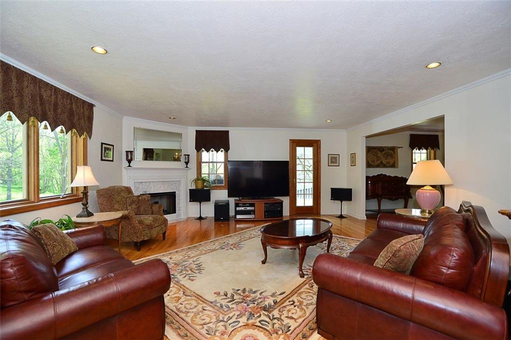 172 McMichael Road Pittsburgh, PA 15205 - Photo 7 of 25 Living Room