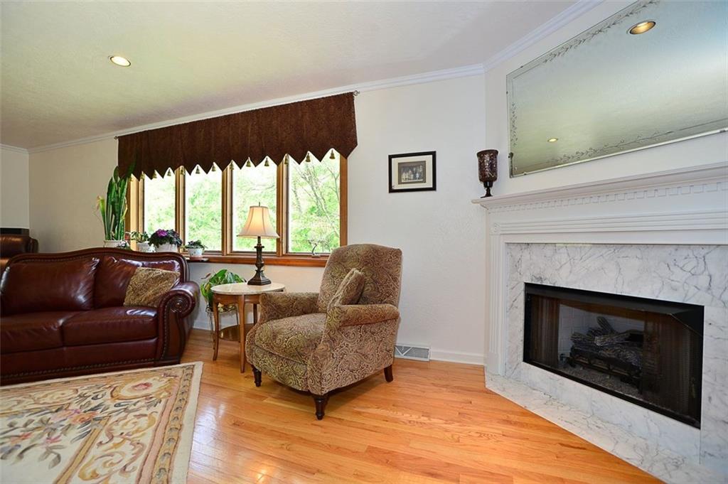 172 McMichael Road Pittsburgh, PA 15205 - Photo 8 of 25 Living Room