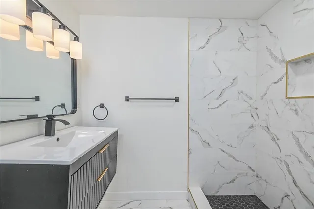 $199,000 | 8208 East 114th Street, Kansas City, MO 64134