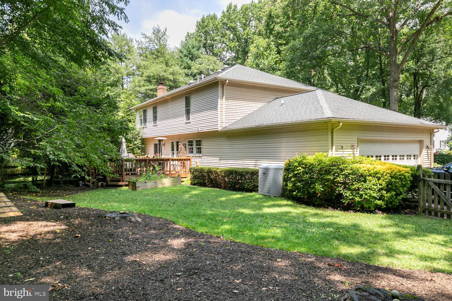 11603 Deer Forest Road Reston, VA 20194 - Photo 35 of 38 a view of a house with backyard and garden