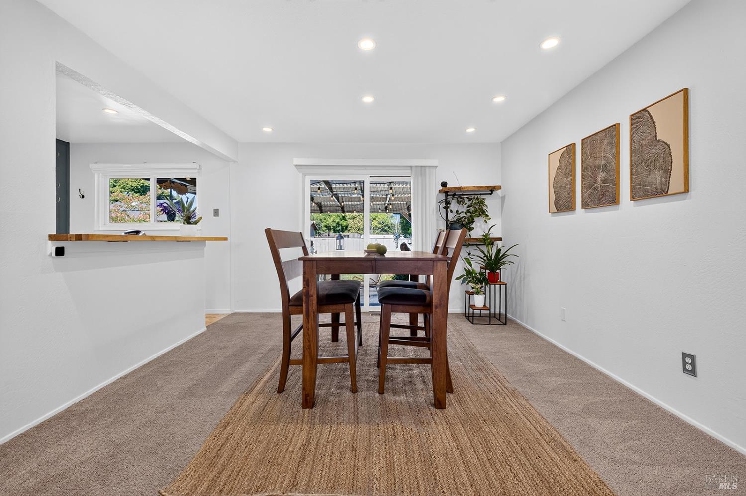 1102 Burbank Avenue Santa Rosa, CA 95407 - Photo 7 of 32
