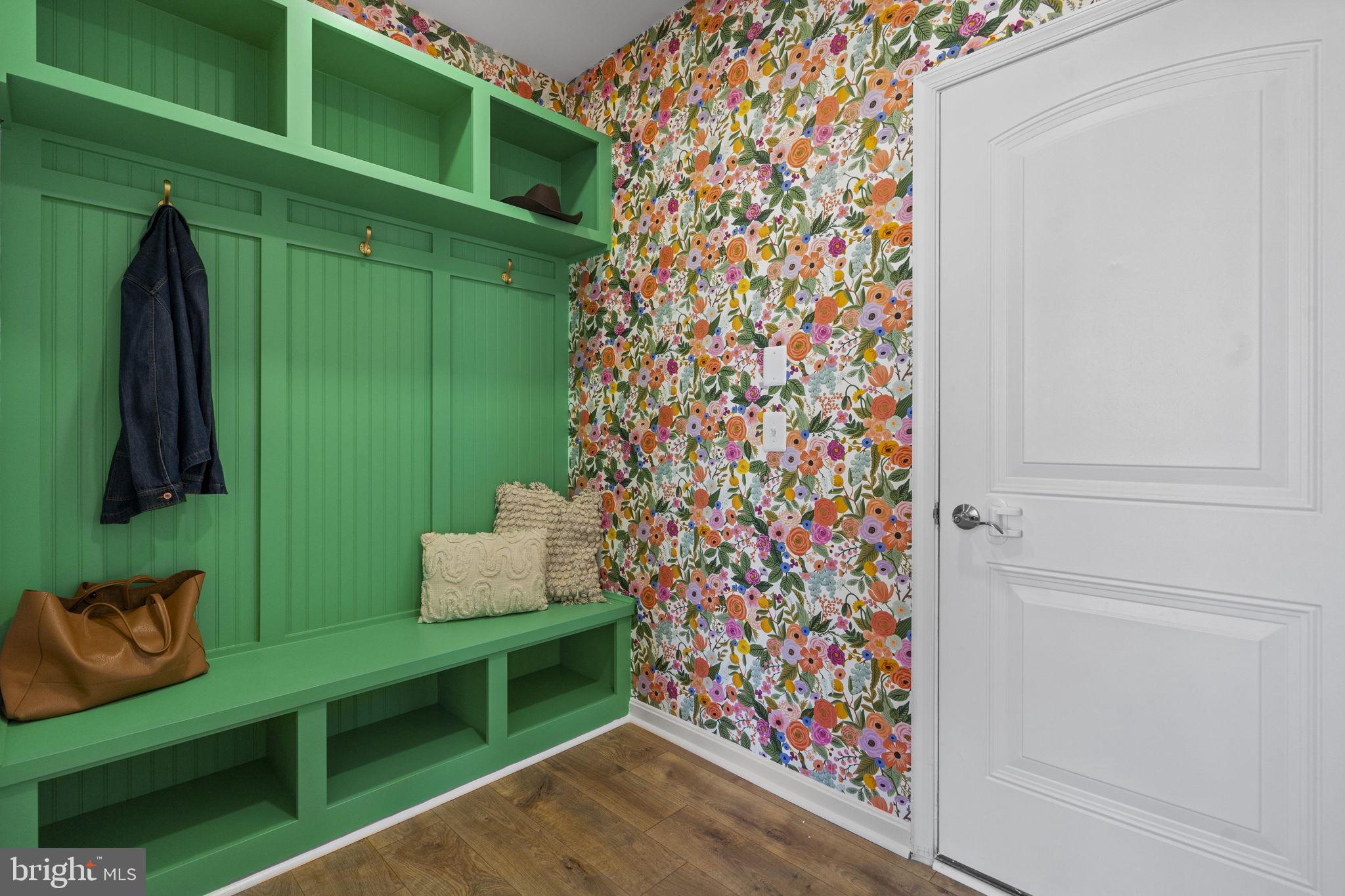 43132 Butterfly Way Leesburg, VA 20176 - Photo 14 of 63 Cheery mudroom off garage