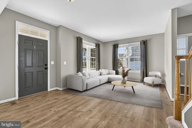 $925,000 | 43132 Butterfly Way, Leesburg, VA 20176