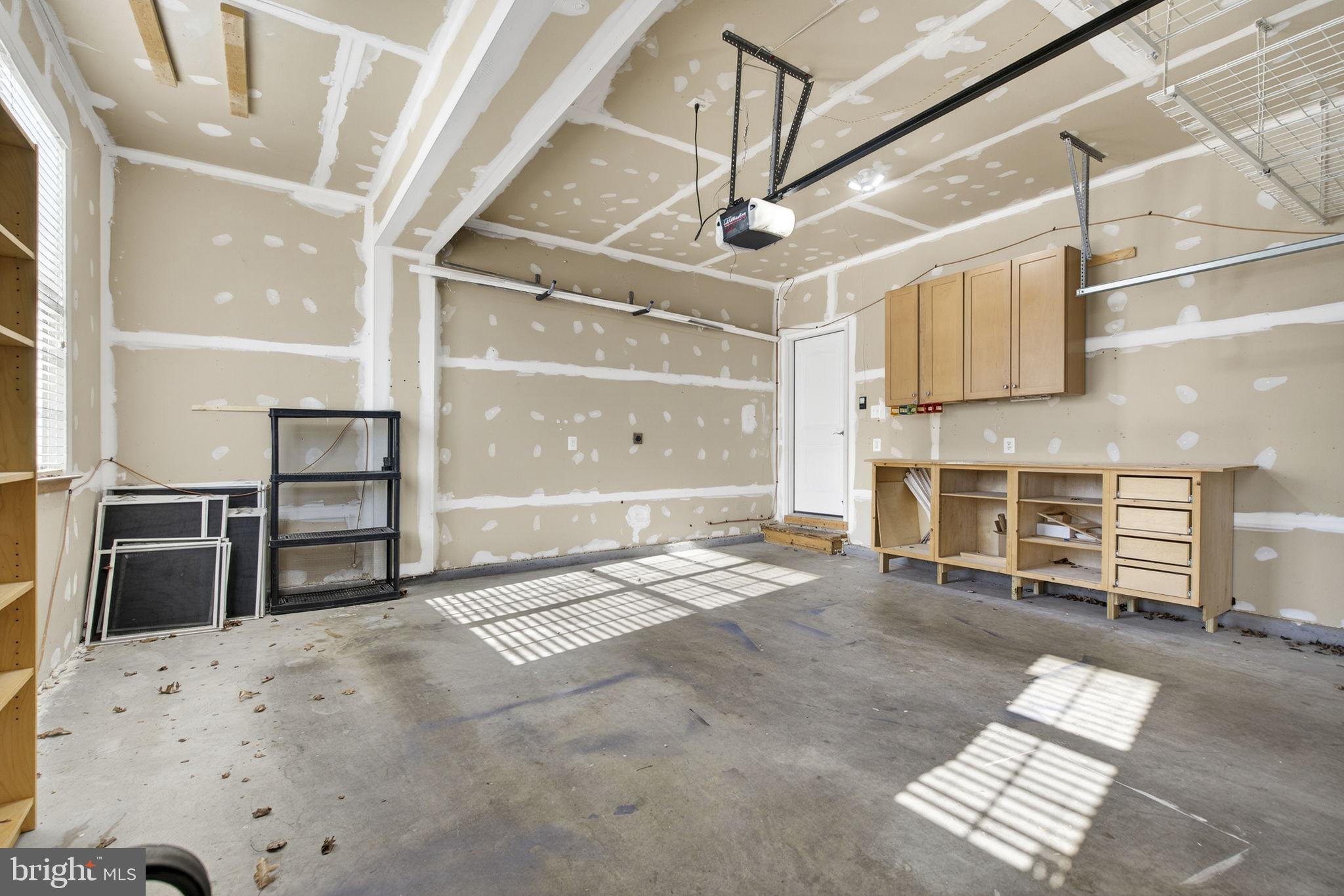 43132 Butterfly Way Leesburg, VA 20176 - Photo 51 of 63 a view of a livingroom with furniture