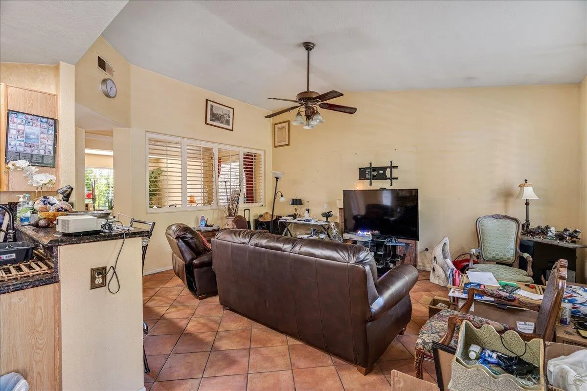 32764 Freesia Way Temecula, CA 92592 - Photo 14 of 48