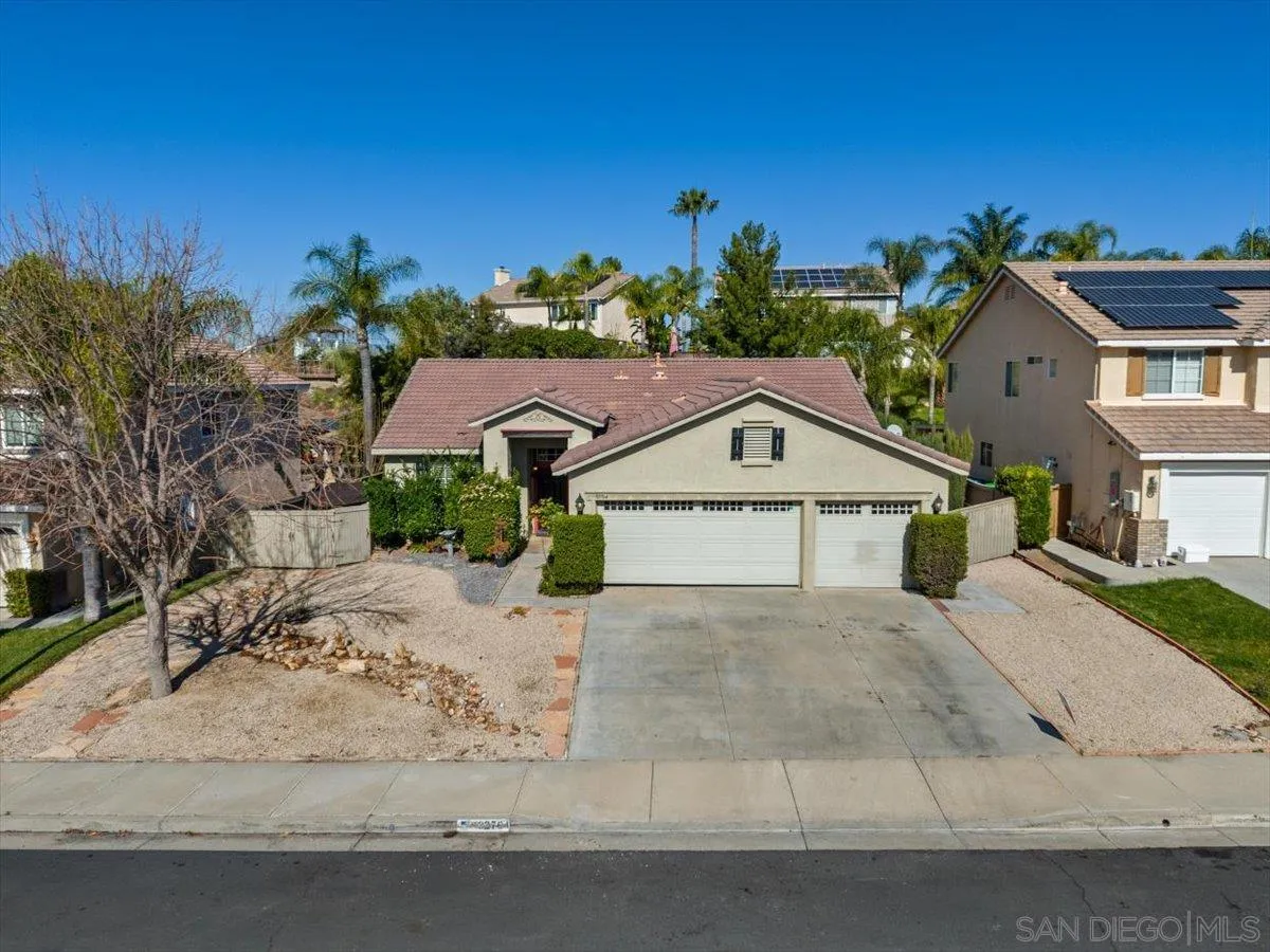 32764 Freesia Way Temecula, CA 92592 - Photo 5 of 48