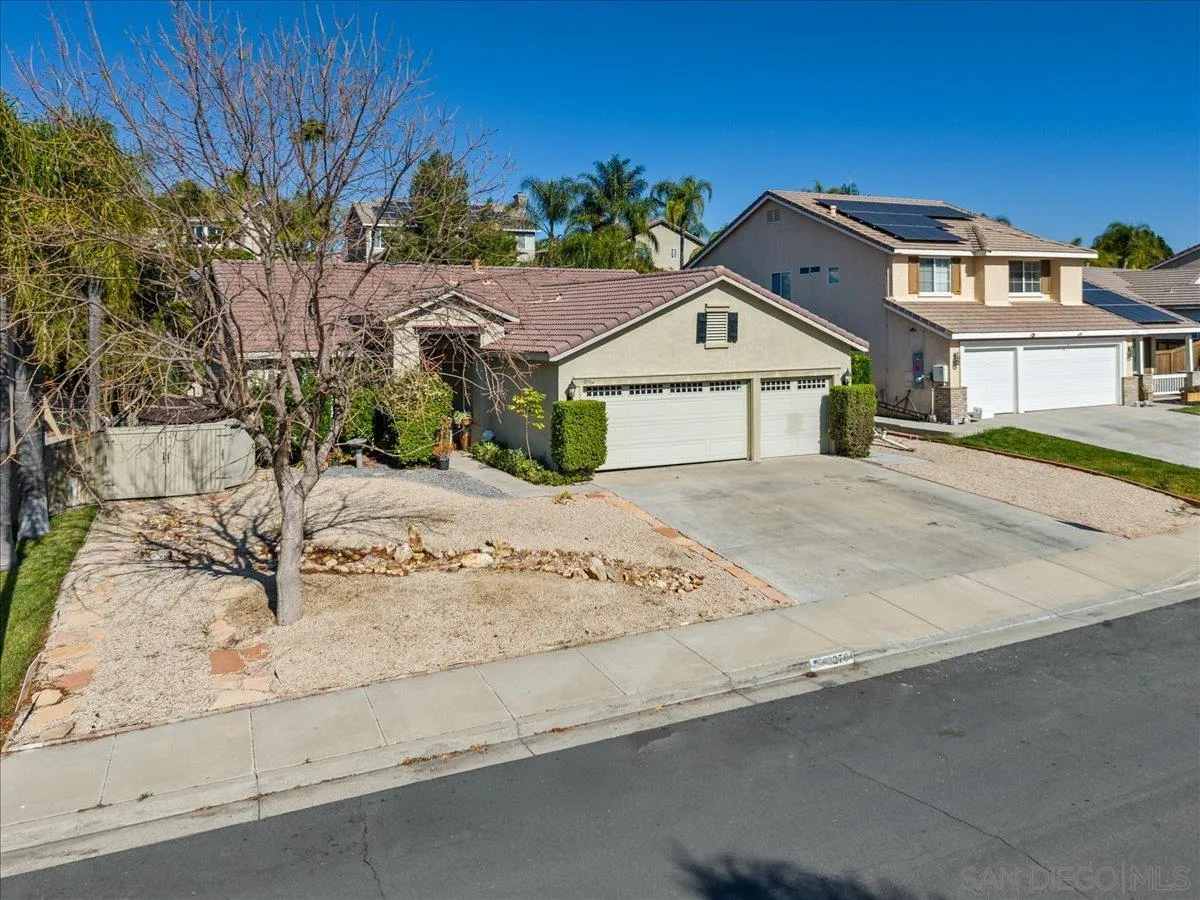 32764 Freesia Way Temecula, CA 92592 - Photo 7 of 48