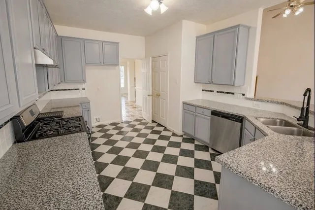 $2,800 | 13623 Eldridge Springs Way, Houston, TX 77083