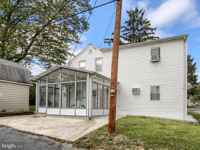 $190,000 | 104 Paxton Street, Highspire, PA 17034