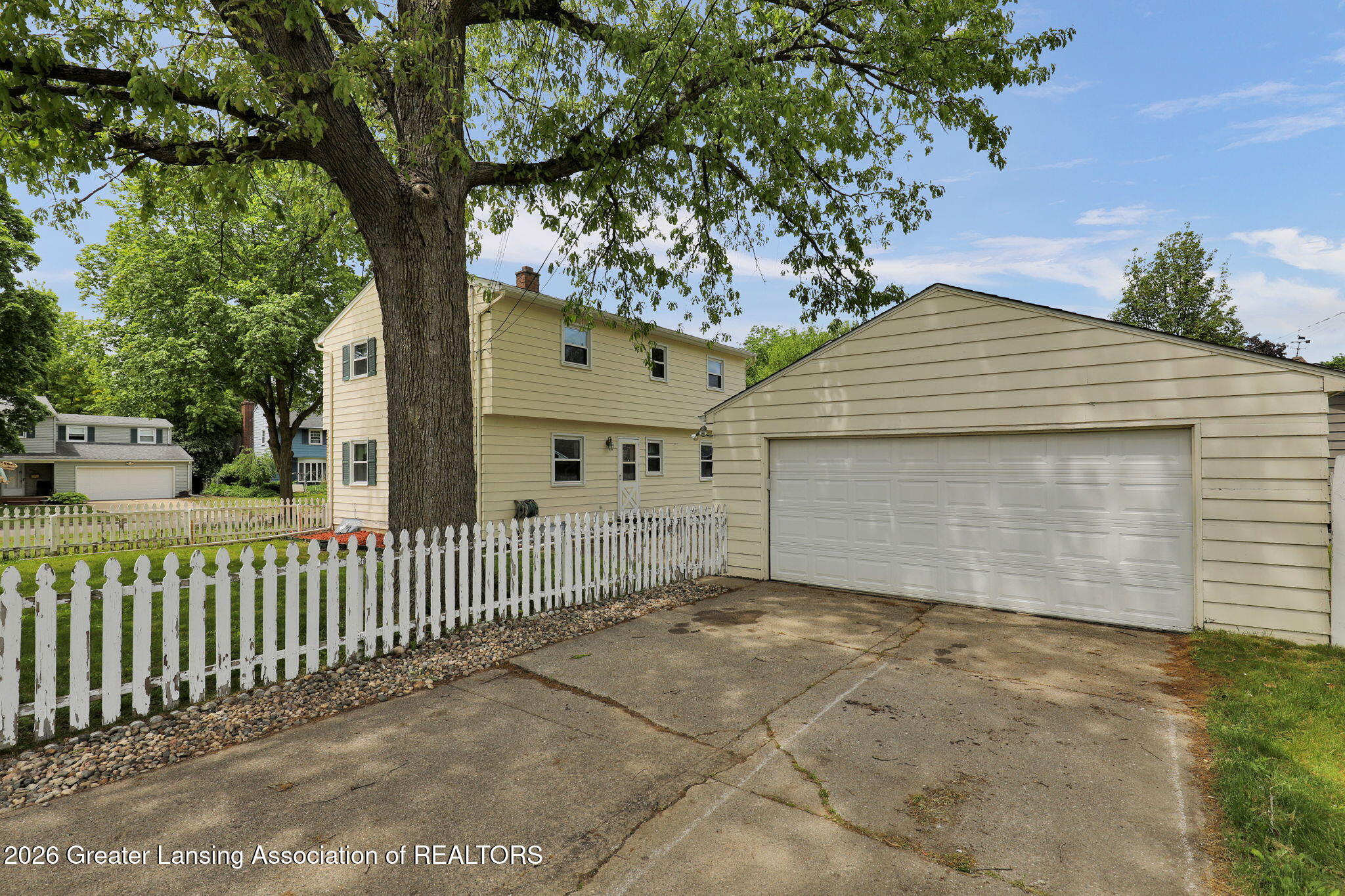 2525 Bedford Road Lansing, MI 48911 - Photo 4 of 31