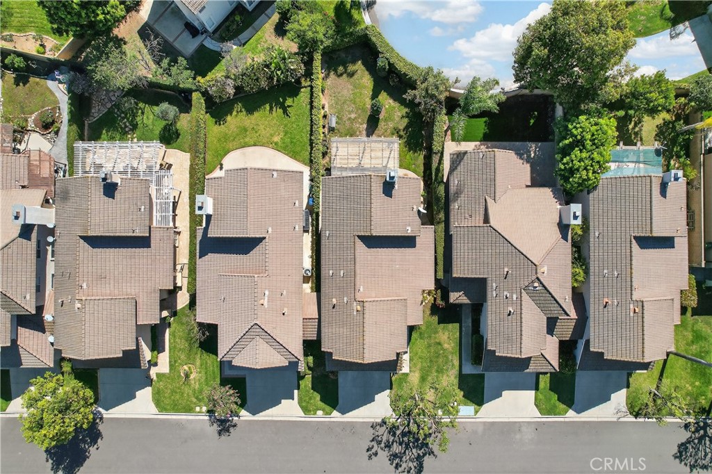 540 Fairfield Road Simi Valley, CA 93065 - Photo 3 of 47 an aerial view of multiple houses with a yard