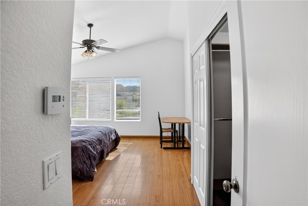 540 Fairfield Road Simi Valley, CA 93065 - Photo 35 of 47 a bed room with a bed and a chair