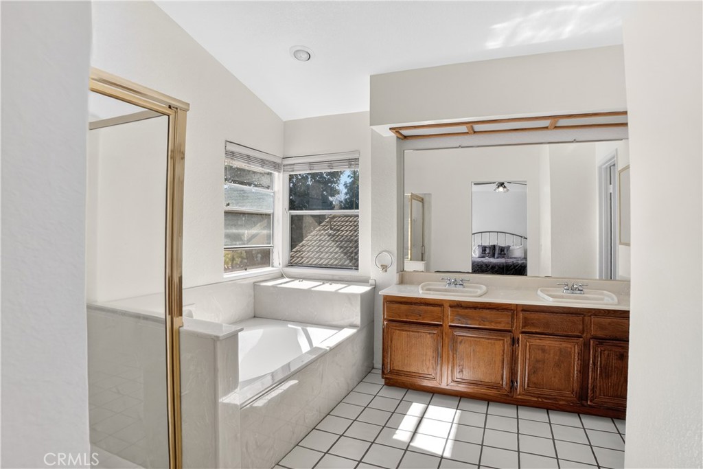 540 Fairfield Road Simi Valley, CA 93065 - Photo 38 of 47 a kitchen with a sink stove and cabinets