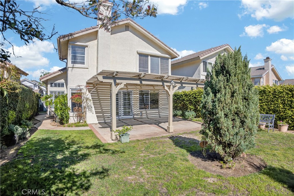 540 Fairfield Road Simi Valley, CA 93065 - Photo 46 of 47 a house that has a tree in front of the house