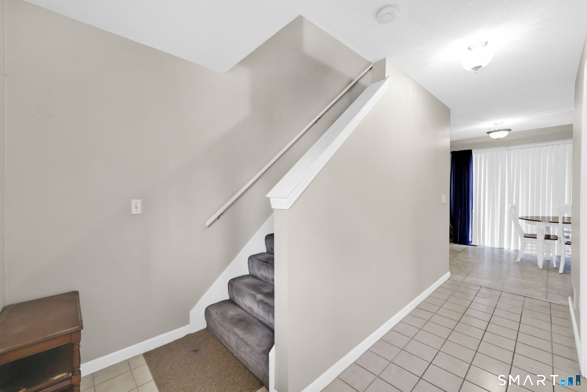 34 Laurel Street Enfield, CT 06082 - Photo 4 of 38