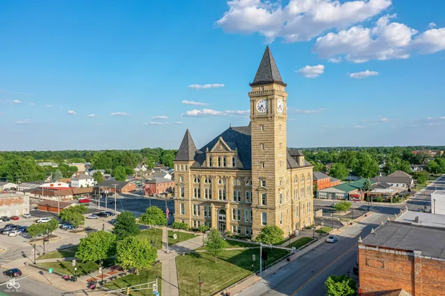 $200,000 | 410 North Main Street, Tipton, IN 46072