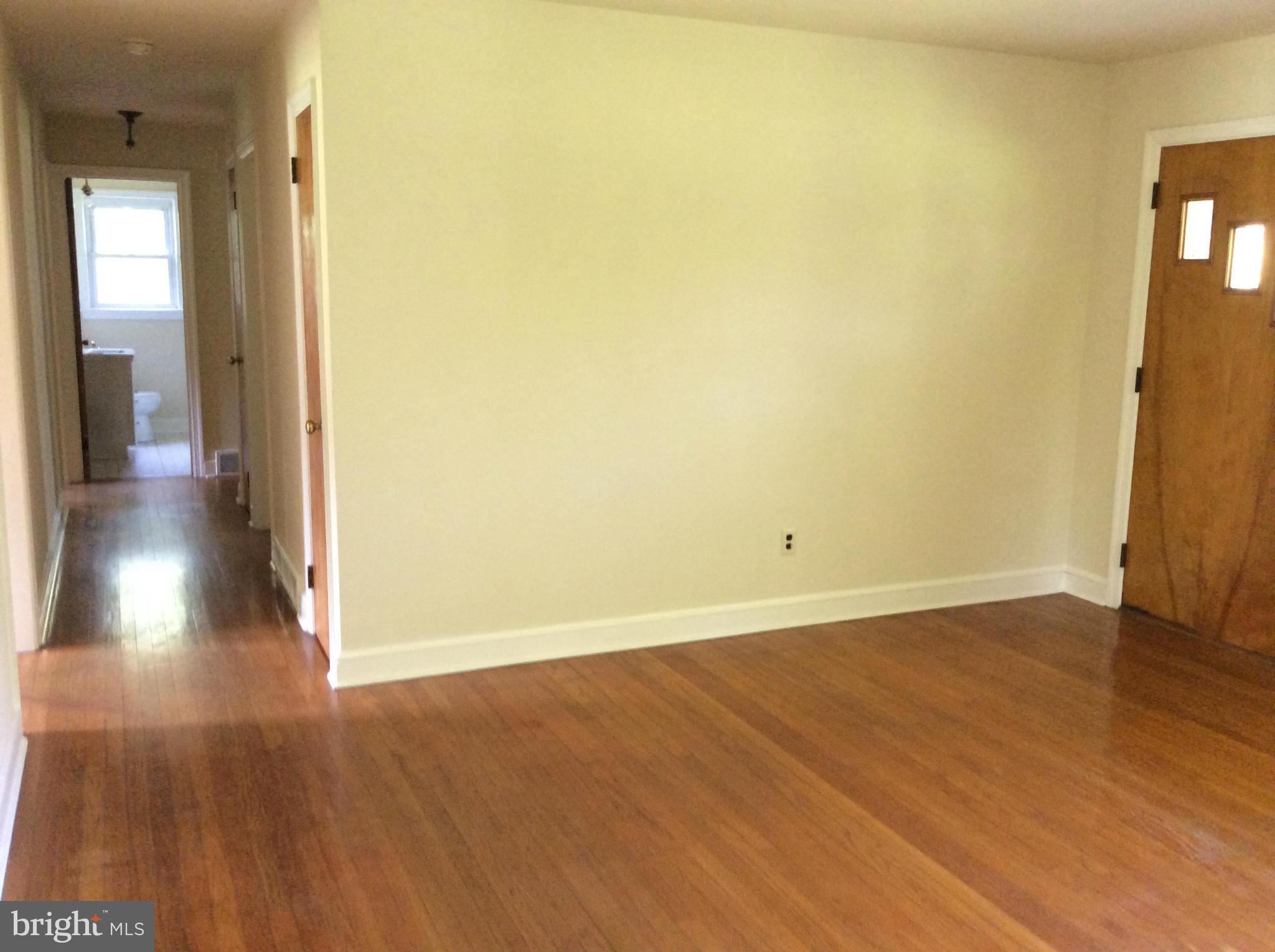 85 Algonquin Road North East, MD 21901 - Photo 12 of 21 Living Room
