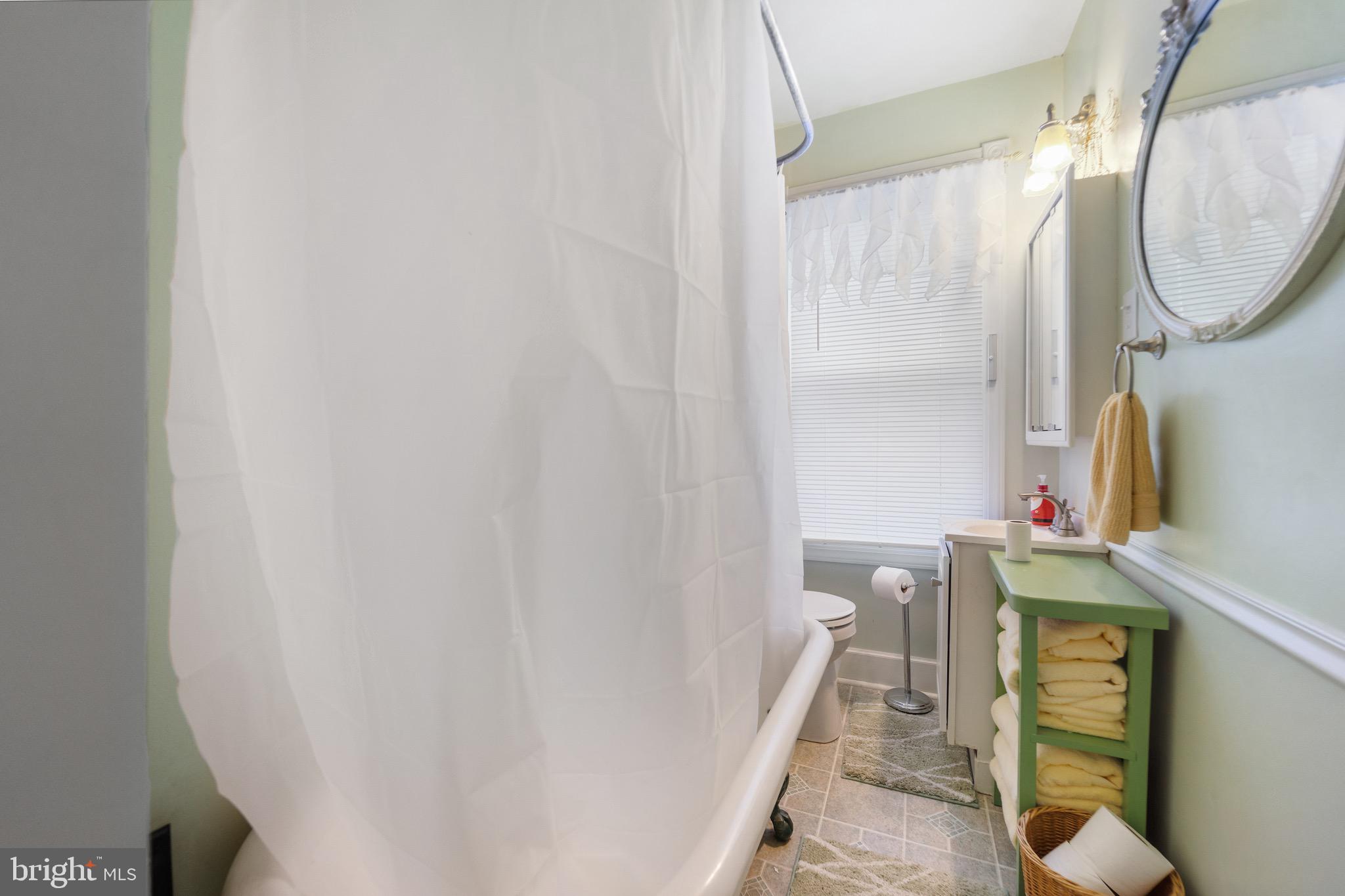 4412 Falls Road Baltimore, MD 21211 - Photo 18 of 30 Full Bathroom