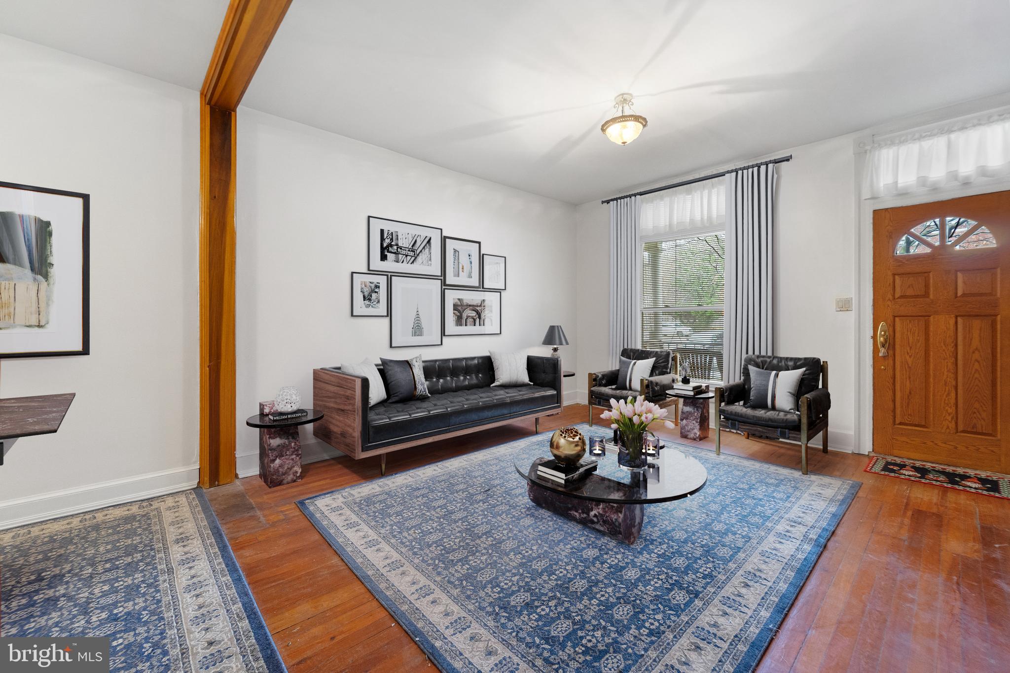4412 Falls Road Baltimore, MD 21211 - Photo 3 of 30 Living Room
