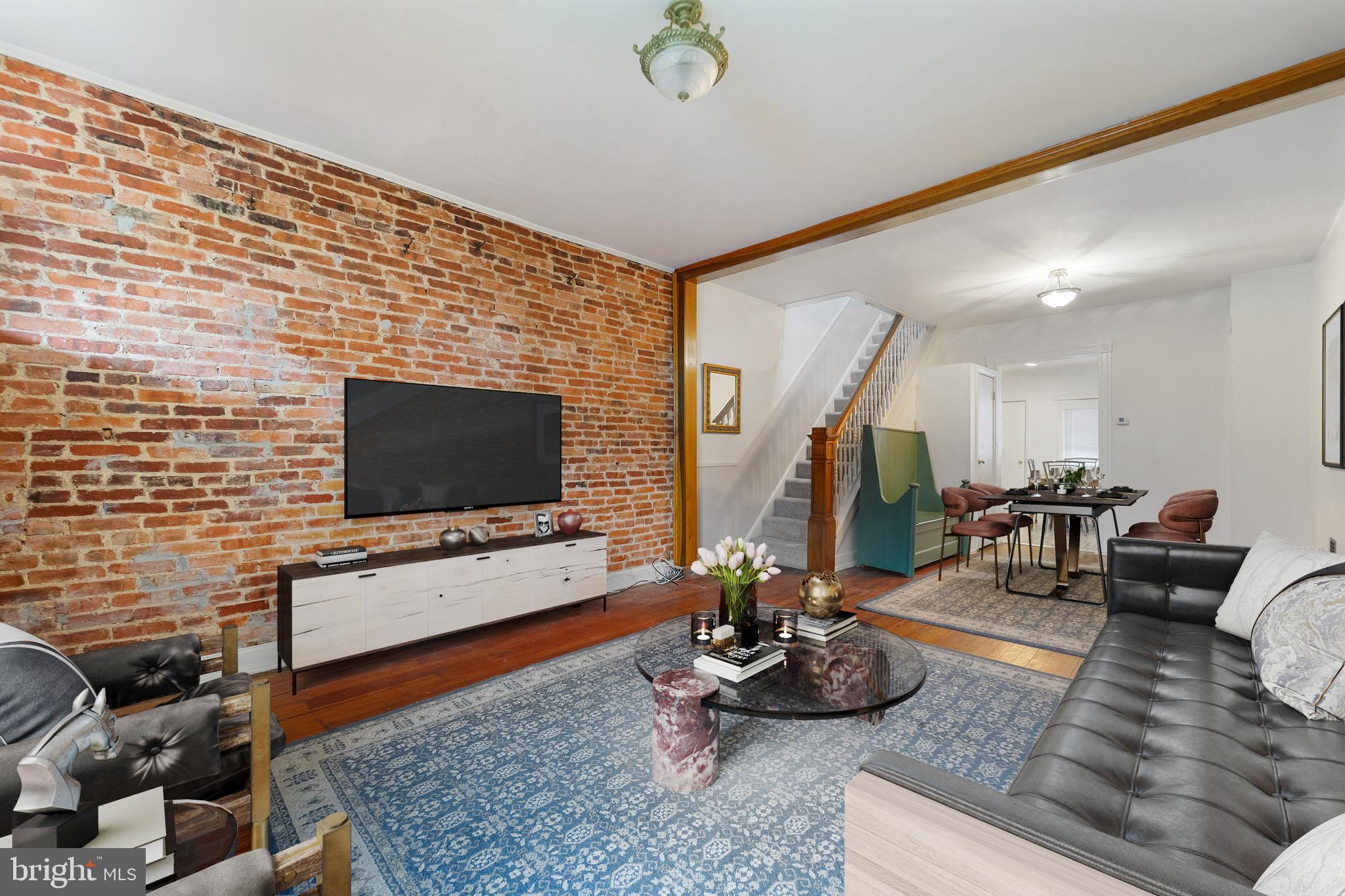 4412 Falls Road Baltimore, MD 21211 - Photo 5 of 30 Living Room