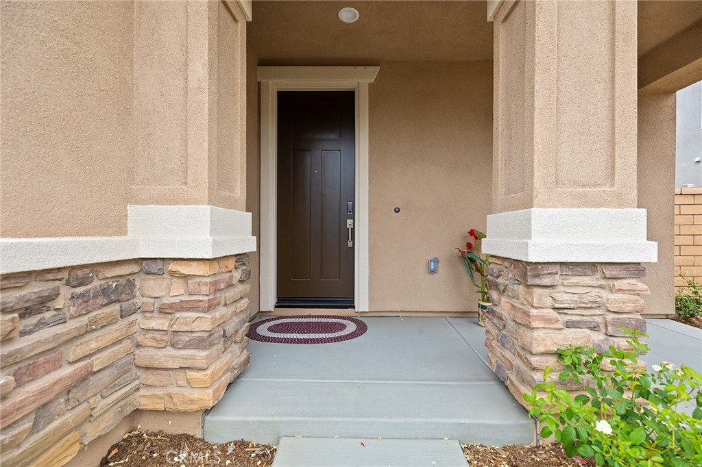 32265 Neal Lane Menifee, CA 92584 - Photo 3 of 42 Large Porch