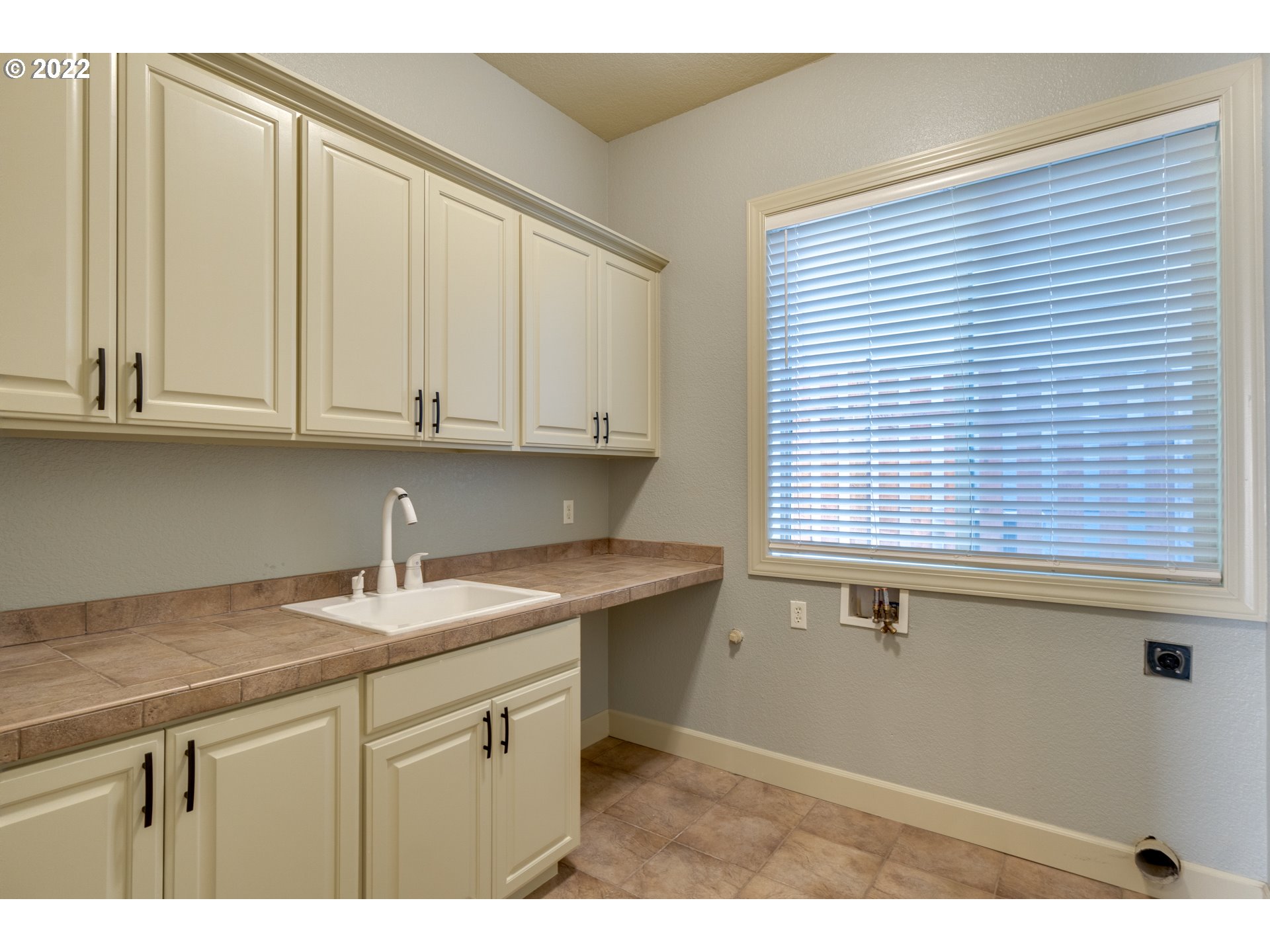 606 Northwest 24th Circle Camas, WA 98607 - Photo 16 of 32