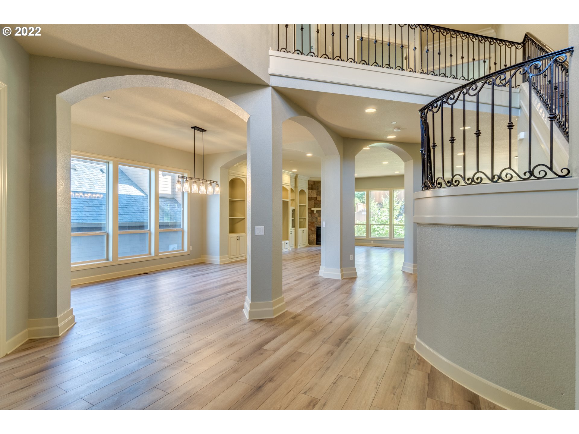 606 Northwest 24th Circle Camas, WA 98607 - Photo 2 of 32