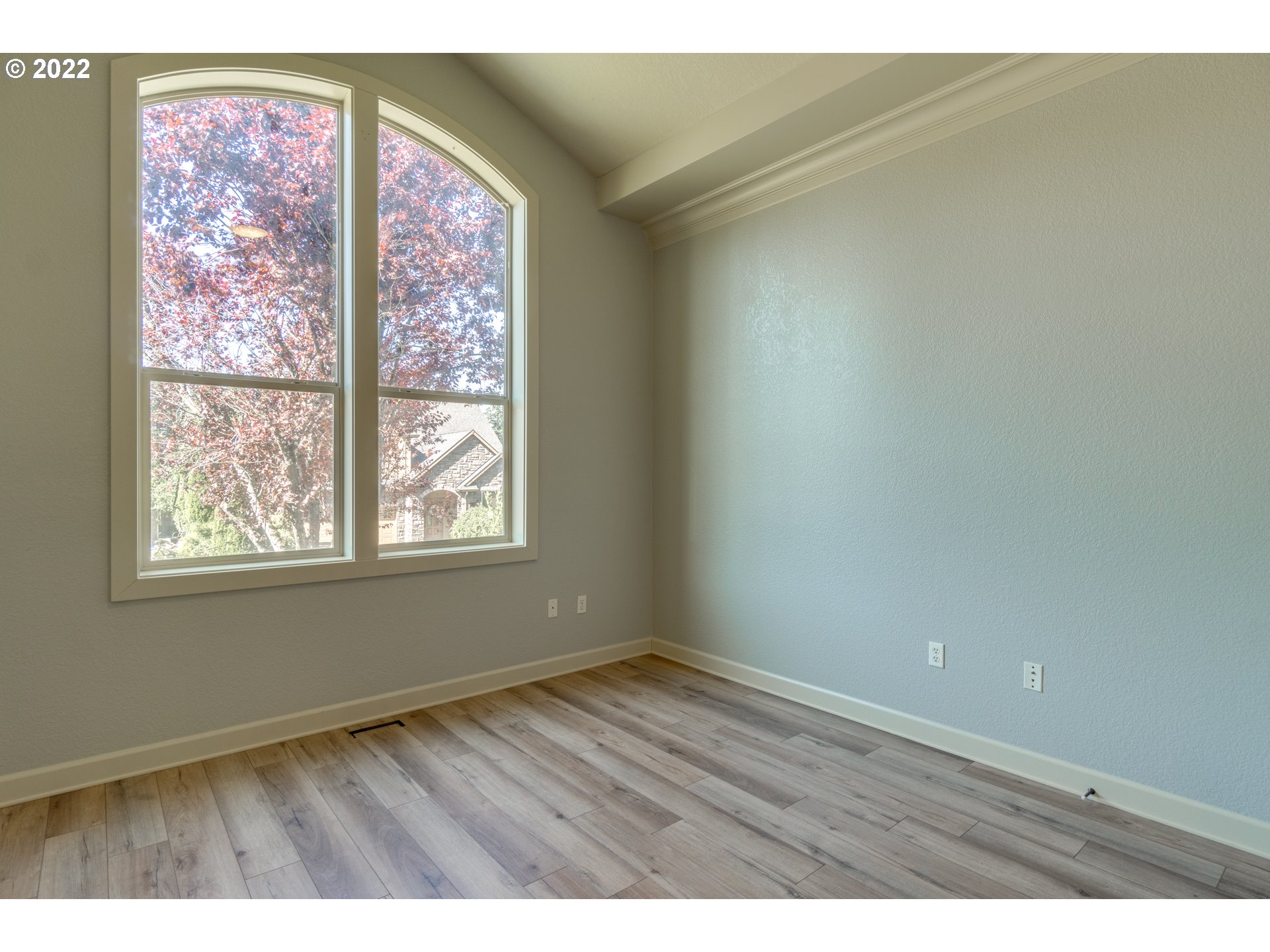 606 Northwest 24th Circle Camas, WA 98607 - Photo 4 of 32