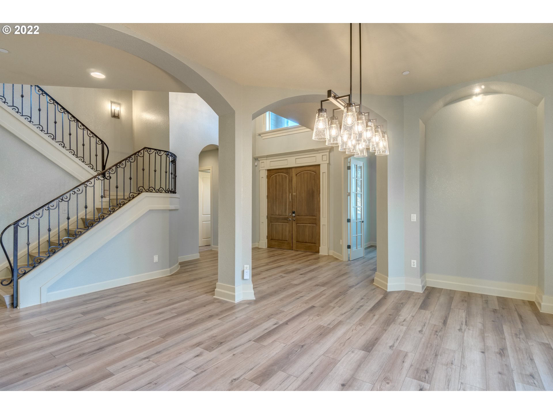 606 Northwest 24th Circle Camas, WA 98607 - Photo 5 of 32