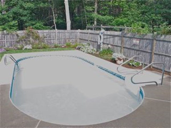100 Connie's Way Tisbury, MA 02568 - Photo 34 of 34 a white tub sitting next to a yard