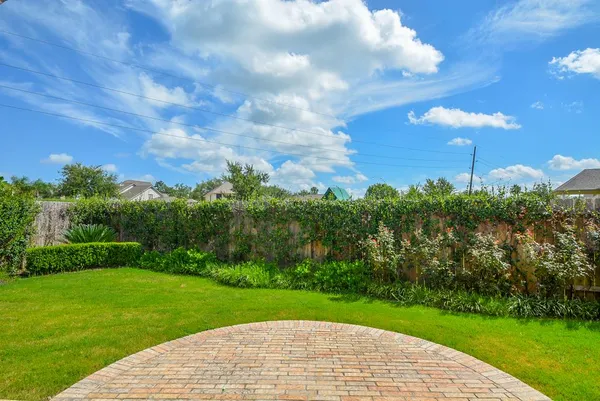 $3,000 | 6411 Edinburgh Court, Sugar Land, TX 77479