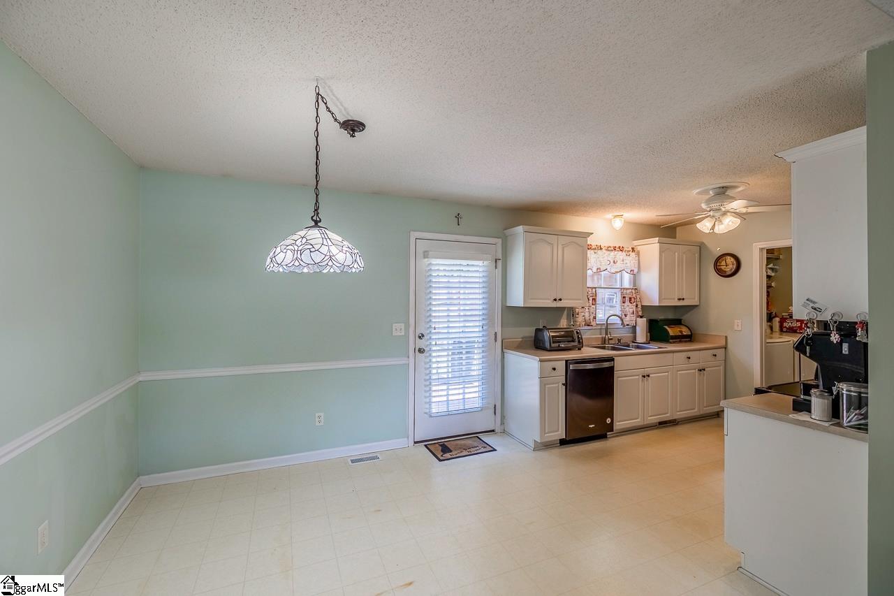 11 Parker Road Taylors, SC 29687 - Photo 10 of 29 Gallery Image 10