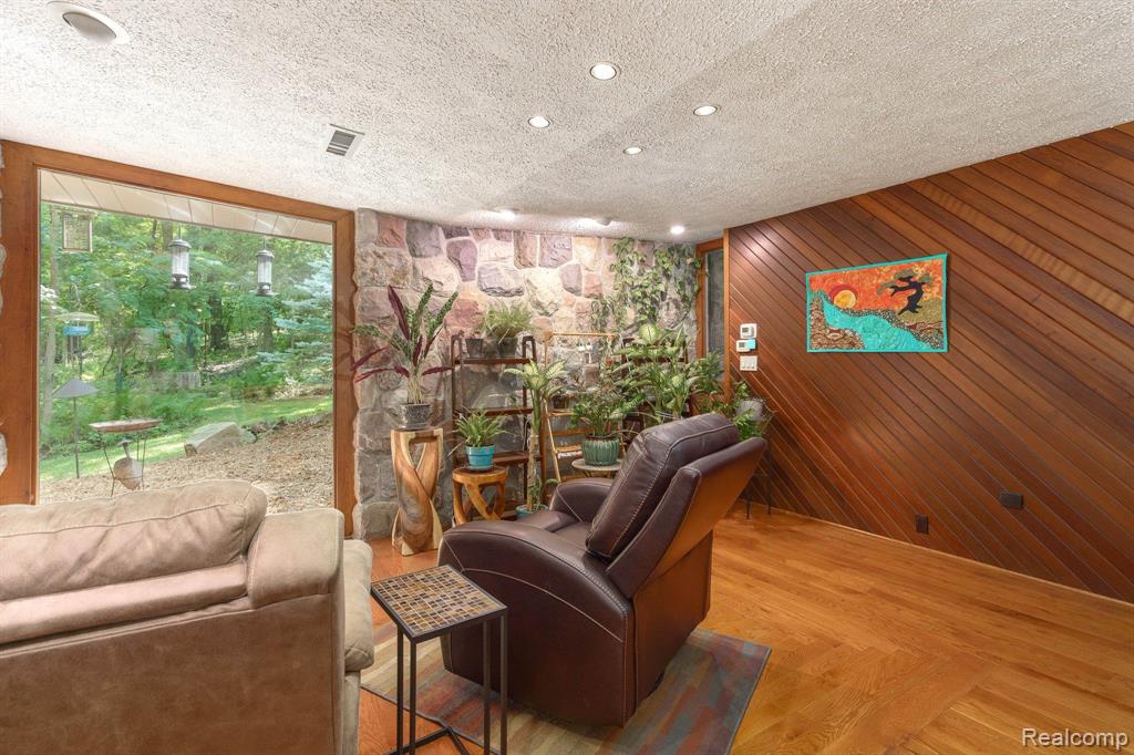 1375 Dutton Road Rochester Hills, MI 48306 - Photo 26 of 55