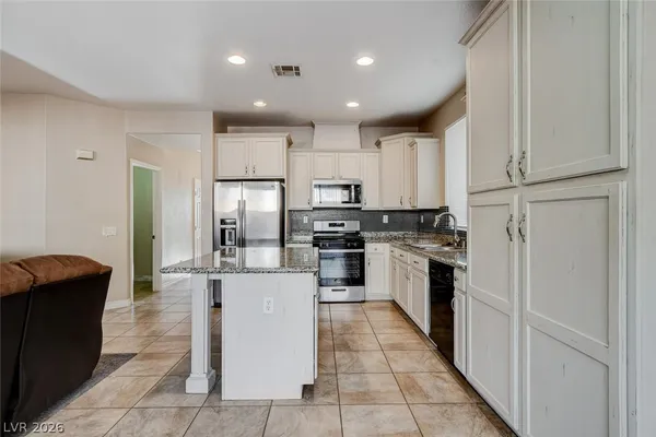 $480,000 | 540 Big Lake Street, Henderson, NV 89002